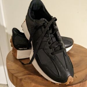 New Balance V1 327 black